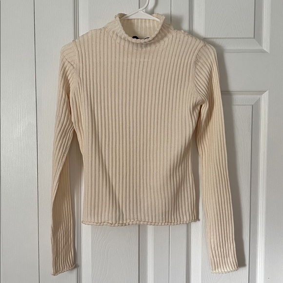 VICI Ribbed Turtleneck Top - Picture 6 of 6